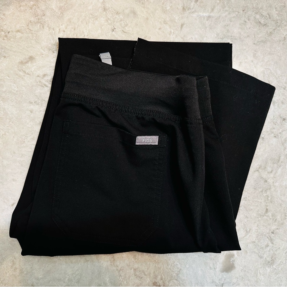 Woman’s Figs Livingston Basic Scrub Pants, Black, S/T